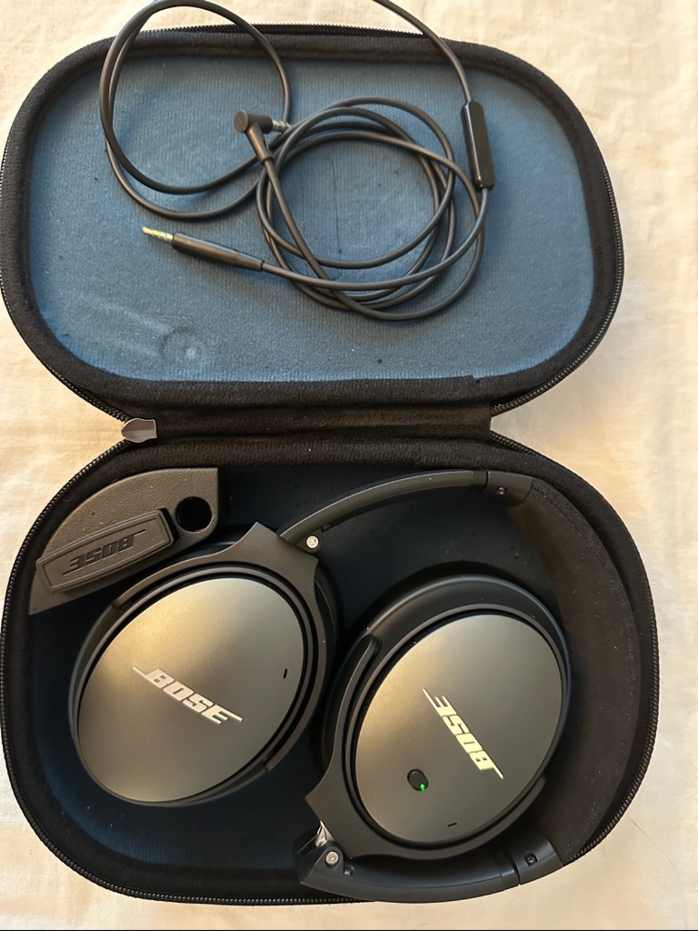 Bose QC25 wired active noise canceling headphones